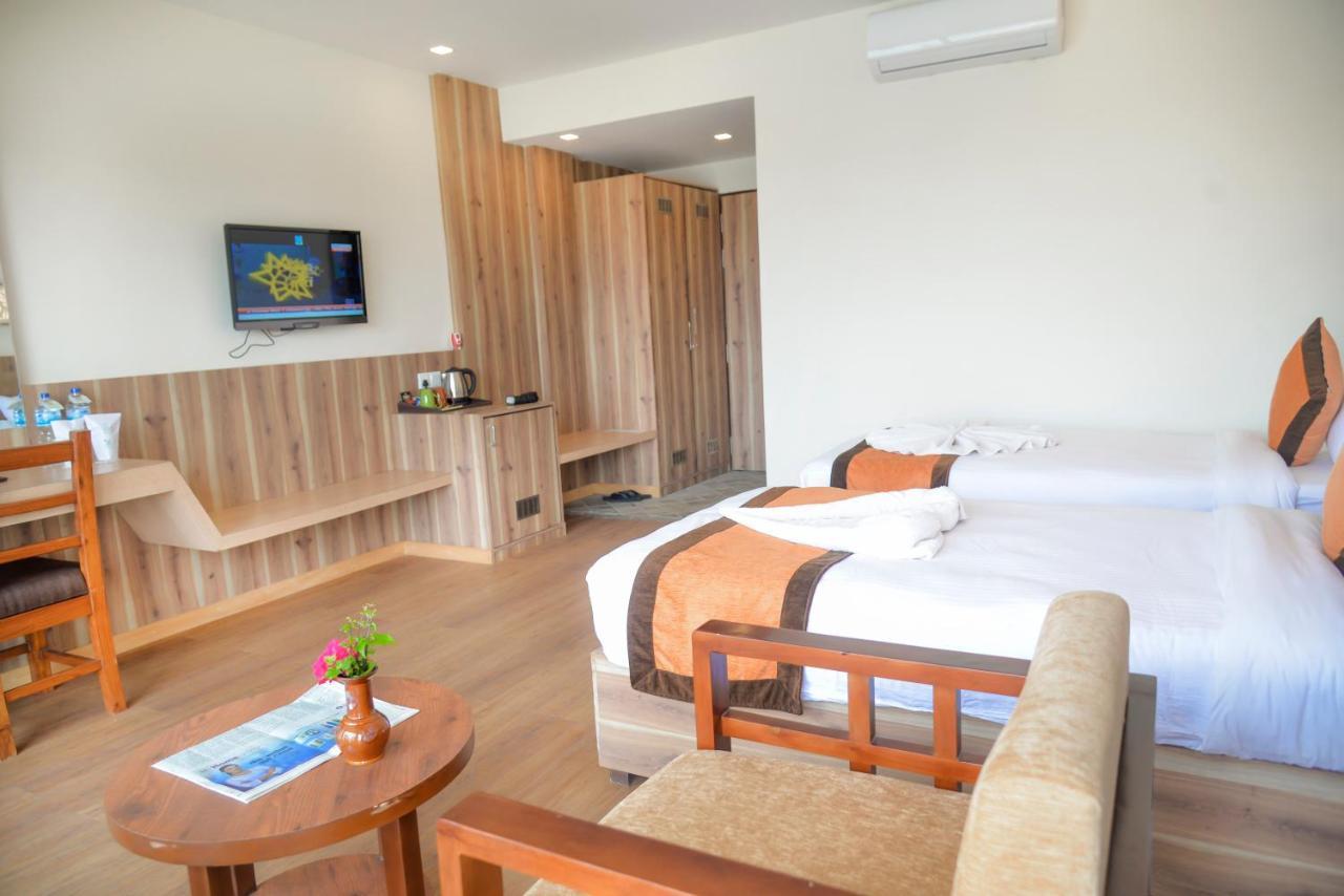 Park Safari Resort Sauraha Esterno foto